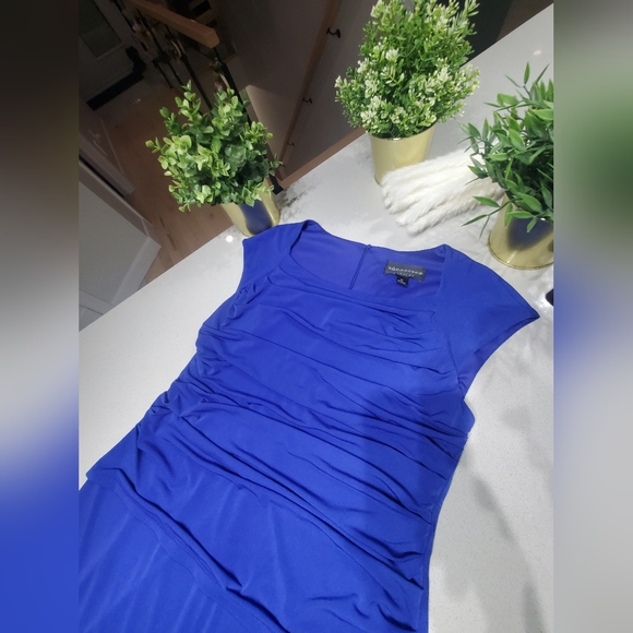 NWOT CONNECTED APPAREL Splendide robe chic svec drapage avantageux - Picture 3 of 7